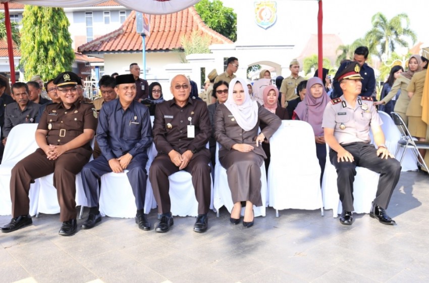 Bupati dan Wakil Bupati Kendal beserta jajarannya