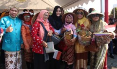 PARADE KEBANGSAAN DI KENDAL MERIAHKAN PERINGATAN HAB KEMENAG RI KE 74