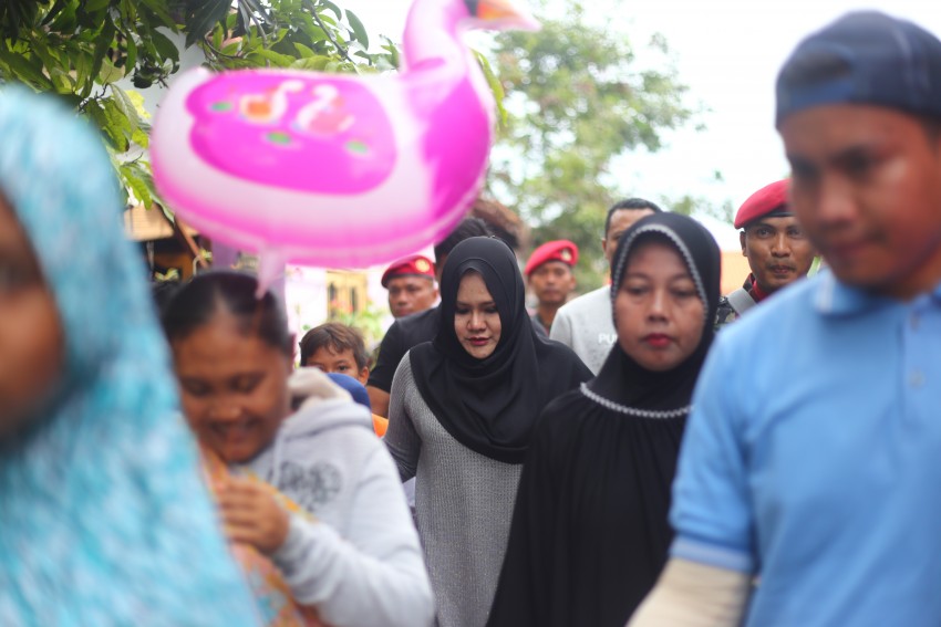 KEMERIAHAN JALAN SEHAT DI PLANTARAN KALIWUNGU SELATAN