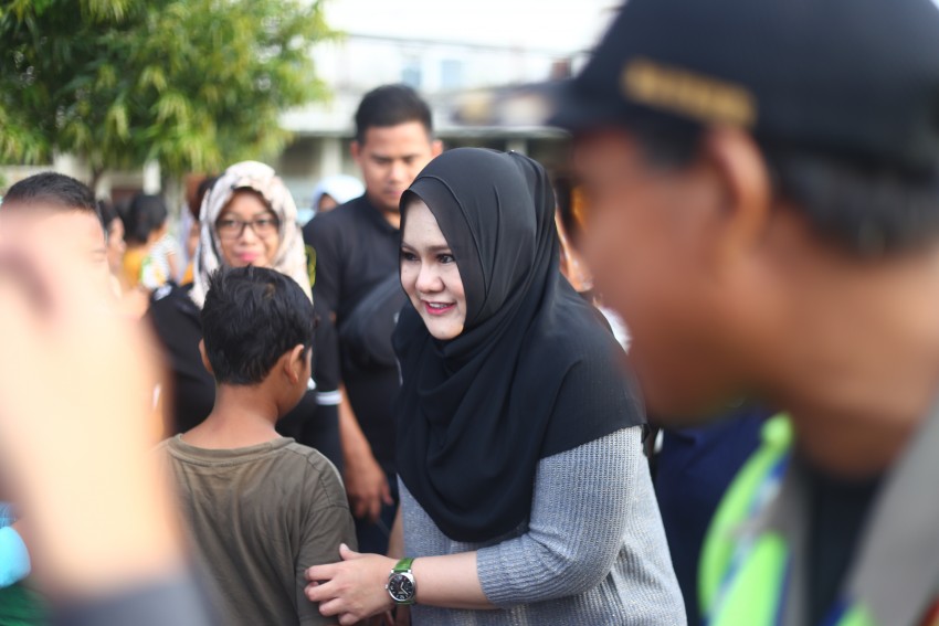 KEMERIAHAN JALAN SEHAT DI PLANTARAN KALIWUNGU SELATAN