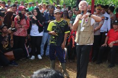 PENANAMAN POHON DI DESA SIDODADI PATEAN BARENG GUB JATENG & BUPATI KENDAL