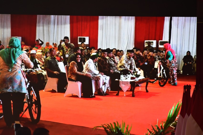 PELUNCURAN BANK WAKAF MIKRO OLEH PRESIDEN RI