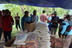 KUNJUNGAN BUPATI DI LOKASI JALAN LONGSOR DSN CIPLUK, SIDODADI, PATEAN