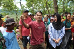 KUNJUNGAN BUPATI DI LOKASI JALAN LONGSOR DSN CIPLUK, SIDODADI, PATEAN