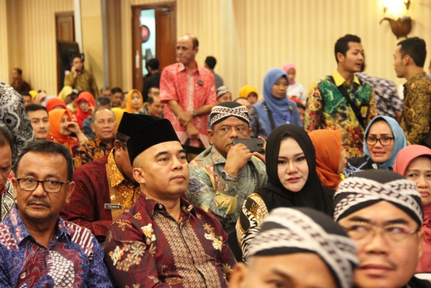 PENYERAHAN PENGHARGAAN DARI ARSIP NASIONAL RI DI SOLO