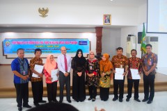 BUPATI KENDAL MENYERAHKAN SK PENSIUN, 3 MARET 2020 DI PENDOPO