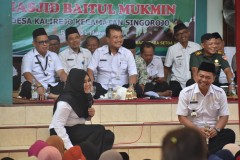 DIALOG BUPATI BERSAMA MASYARAKAT KALIREJO SELEPAS SHOLAT DZUHUR BERJAMAAH