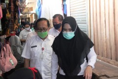 KUNJUNGAN BUPATI KENDAL DI PASAR SUKOREJO