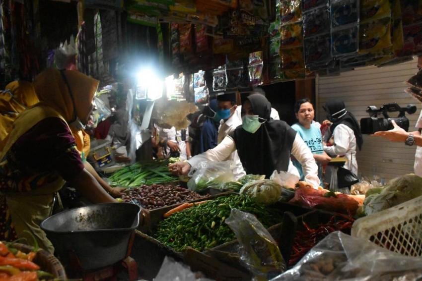 KUNJUNGAN BUPATI KENDAL DI PASAR SUKOREJO