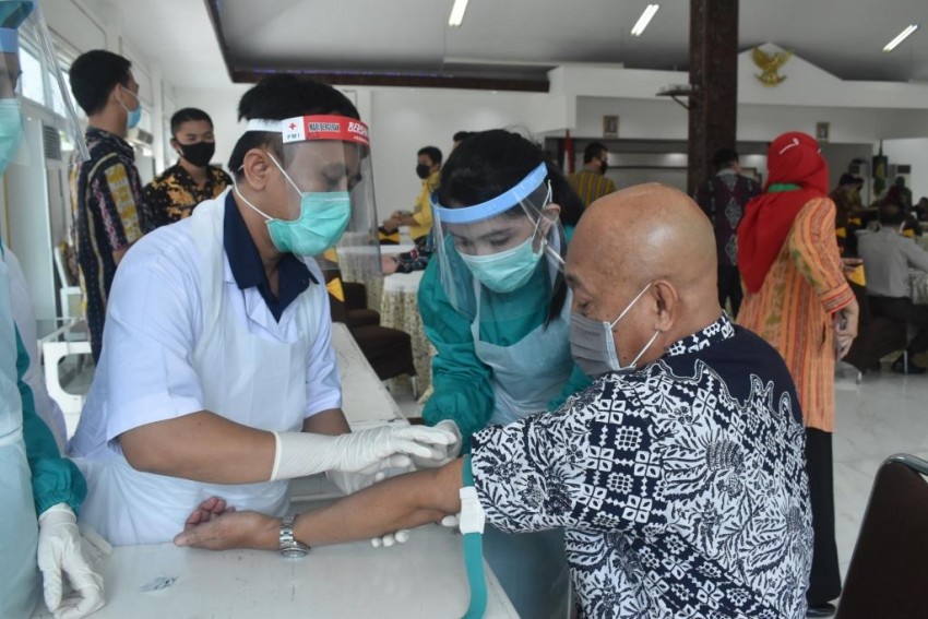 RAPID TEST DI PENDOPO TUMENGGUNG BAHUREKSO