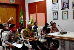 PENGARAHAN DAN DIALOG PRESIDEN DENGAN GUGUS TUGAS  MELALUI VIDCON