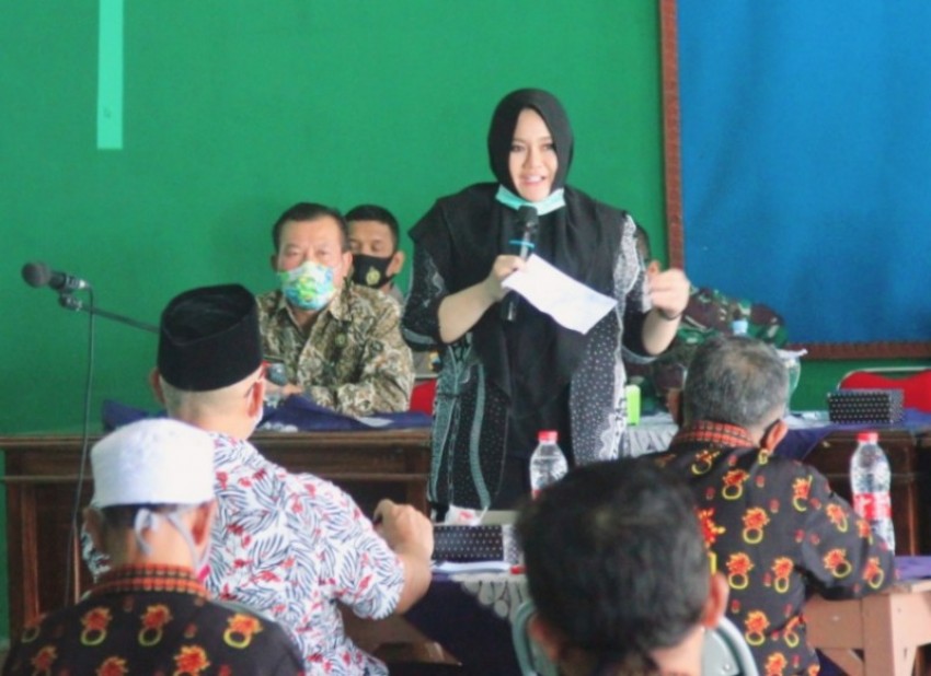 BUPATI KENDAL BERSAMA KETUA RT/RW TERUS SOSIALISASIKAN PERBUP NOMOR 51