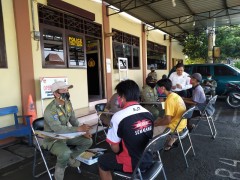 SATPOLKAR KENDAL BERI SANKSI DENDA BAGI PELANGGAR PROTOKOL KESEHATAN