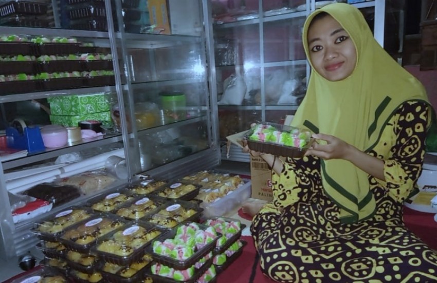 MARIA ULFAH MENAMBAH OMSET PENDAPATAN MELALUI INOVASI PRODUK