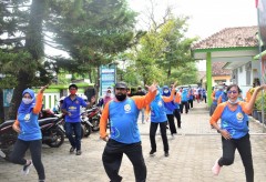 UPTD PUSKESMAS KENDAL II KUATKAN IMUN MASYARAKAT MELALUI SENAM PEREGANGAN