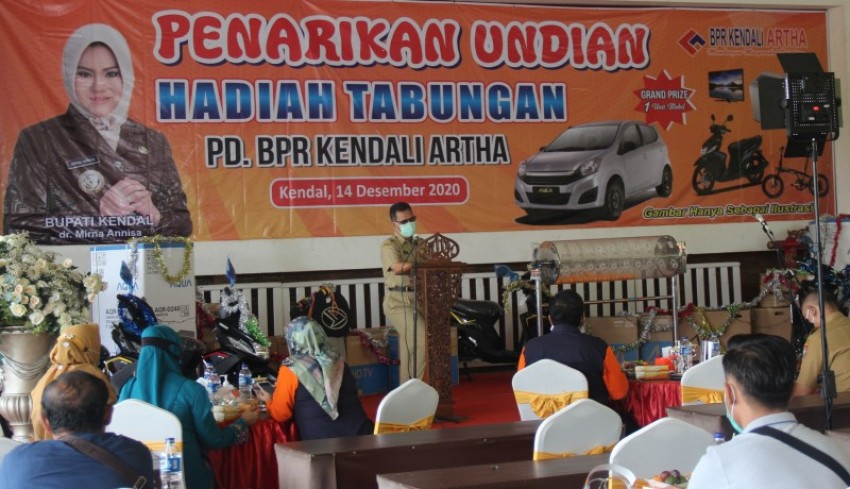 PEMKAB KENDAL MEMBERIKAN MANFAAT KEPADA NASABAH DI BPR KENDALI ARTHA