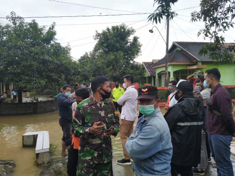 KEPALA DPUPR KENDAL BERSAMA DICO KUNJUNGI DESA TERDAMPAK BAJIR