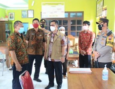 PLH BUPATI KENDAL DAN FORKOPIMDA MONITORING PPKM DI DESA DAN KELURAHAN