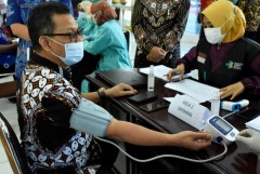 Vaksin Tahap II Ditargetkan 4.000 Orang Petugas Publik