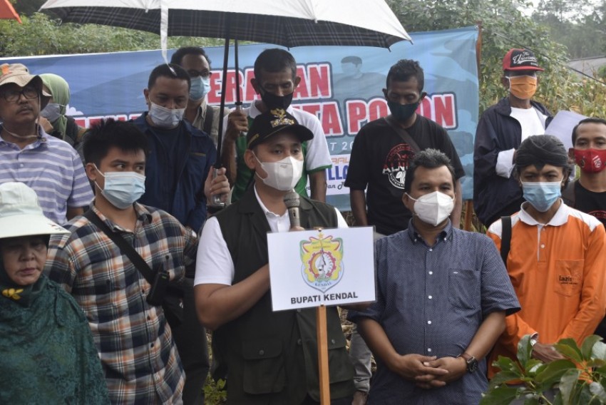 Bupati Kendal Hadiri Penanaman 2200 Bibit Pohon di Lereng Gunung Perahu