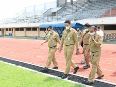 TINJAU KONDISI STADION UTAMA DAN GOR BAHUREKSO