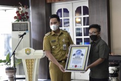 APRESIASI BUPATI KEPADA SISWA BERPRESTASI