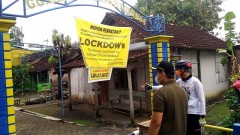 Bupati Kendal Dampingi Gubernur Jawa Tengah Cek Keadaan Warga Karang Sari