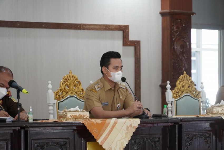 Kebijakan Cepat Bupati Kendal Hadapi Lonjakan Covid-19