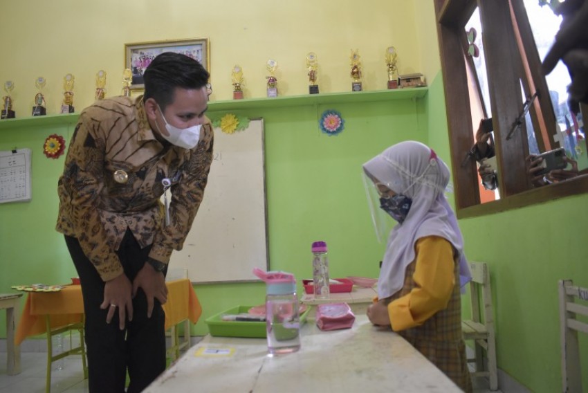 Monitoring Kegiatan PTM Pertama di Tingkat TK, SD dan SMP