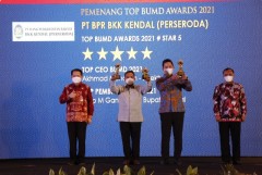 BUPATI TERIMA PENGHARGAAN