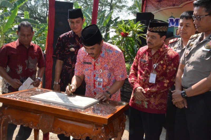 BAZDA KENDAL BANGUN MUSHOLA DI DESA TOSARI BRANGSONG