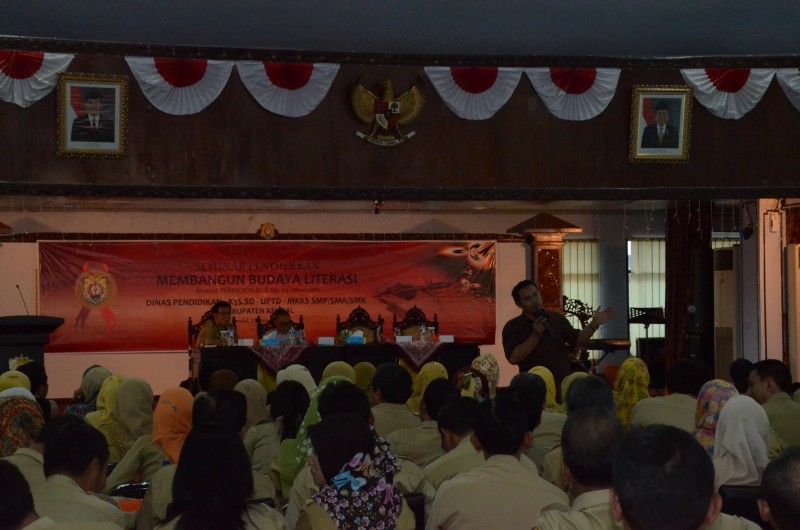SEMINAR LITERASI, SISWA WAJIB BACA 30 MENIT SEBELUM PELAJARAN DIMULAI