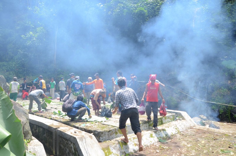GREBEK ALAS SUSUK WANGAN, SEBUAH TRADISI PELESTARIAN HUTAN DAN SUMBER AIR GUNUNG UNGARAN