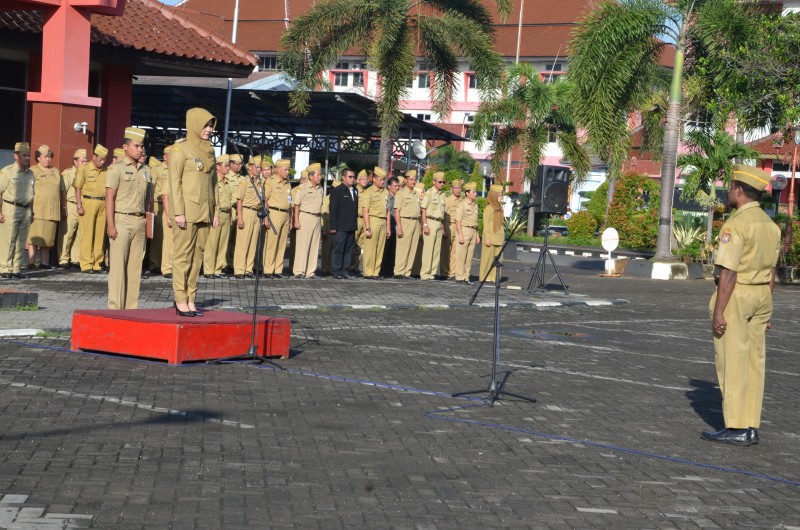 BUPATI MIRNA HARAPKAN ASN BERIKAN LAYANAN PRIMA