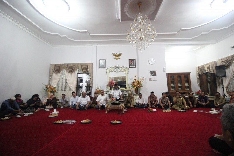 BUPATI KENDAL GELAR RAMAH TAMAH DI RUMAH DINAS