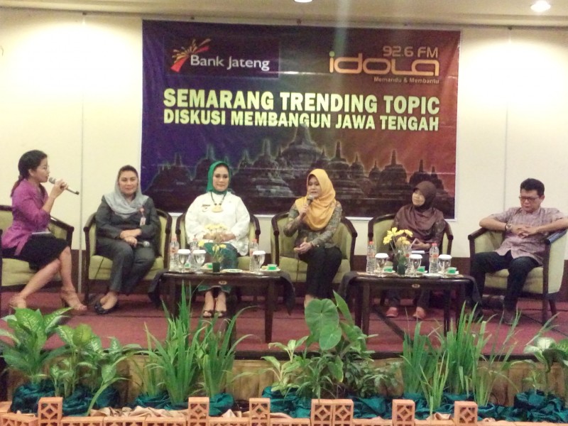 SEHEBAT APAPUN, PEREMPUAN TIDAK MELUPAKAN KODRATNYA
