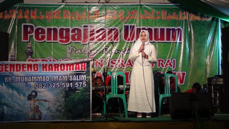 LUMANSARI GELAR PENGAJIAN  ISRO' MI'ROJ