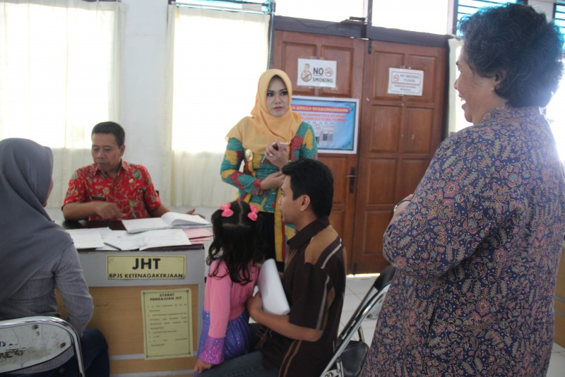 HARI INI BUPATI MIRNA TINJAU 9 SKPD