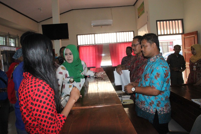 BUPATI SIDAK PELAYANAN MASYARAKAT DI KANTOR KECAMATAN NGAMPEL