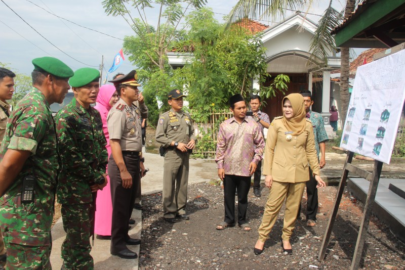 Pemukulan Gong oleh Dandim, Ditandai Berakhirnya TMMD Sengkuyung I Tahun 2016
