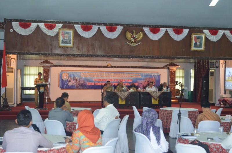 KEMISKINAN MASIH TINGGI, KENDAL PERLU KERJA KERAS