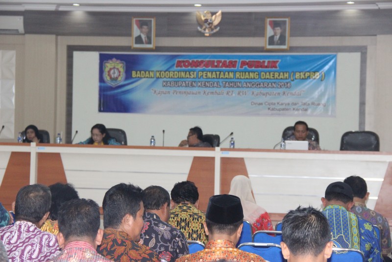 TINJAU KEMBALI RANCANA TATA RUANG WILAYAH, KENDAL GELAR KONSULTASI PUBLIK