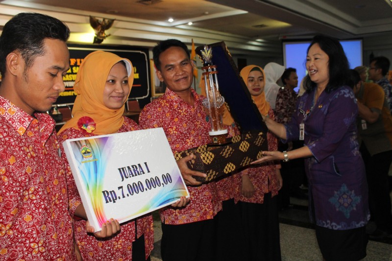 Tim Penggerak PKK Kabupaten Kendal Juara 1 Lomba Kadarkum