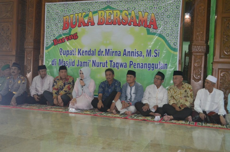 Buka Puasa Bersama Bupati dan Masyarakat Pegandon