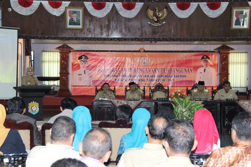 PEMKAB KENDAL TUNTASKAN PROGRAM PEMBANGUNAN PADA 2016 - 2021