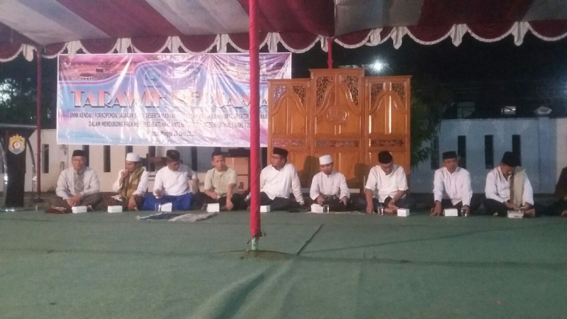 BNNK KENDAL GELAR TARAWIH ANTI NARKOBA