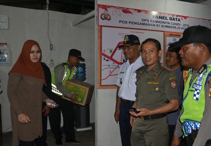 BUPATI MIRNA TINJAU POS PAM MUDIK 2016