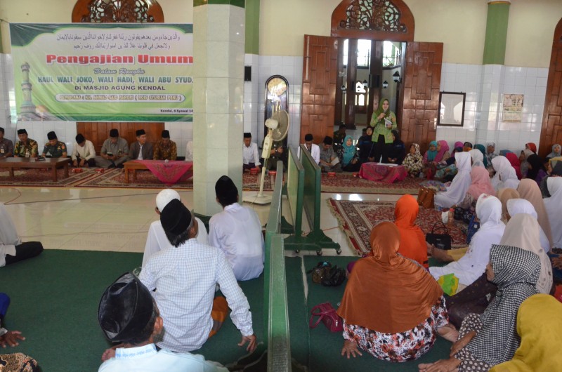 RIBUAN JAMAAH HADIRI HAUL WALI JOKO