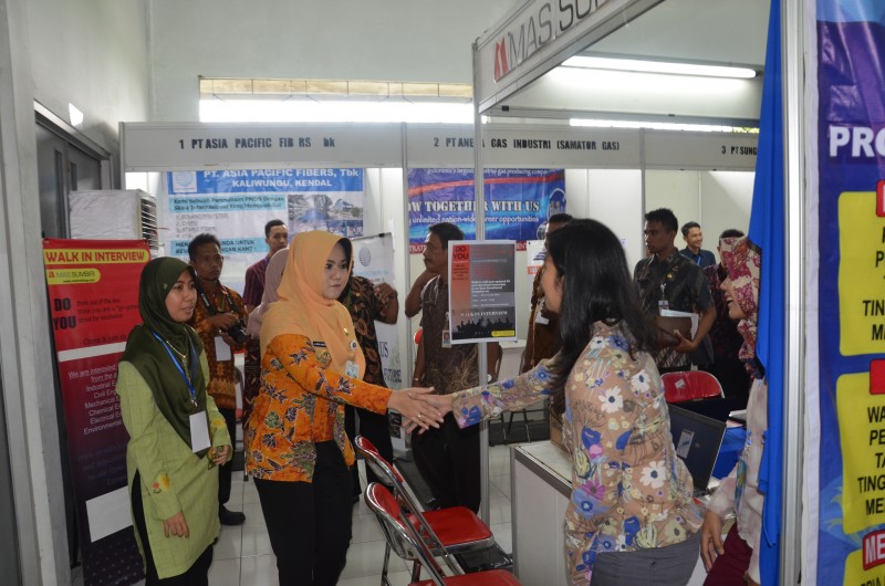 KURANGI PENGANGGURAN, BURSA KERJA SERING DIGELAR