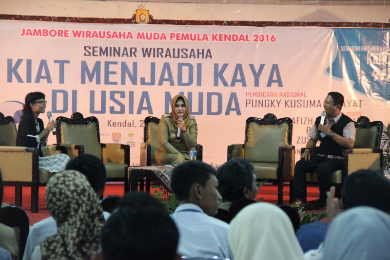 MIRNA AJAK WIRAUSAHA MUDA  MILIKI KARAKTER DIRI KUAT